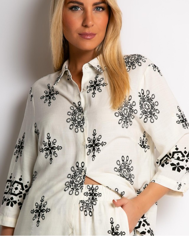 Σετ πουκάμισο και παντελόνι με ethnic print εκρού Σετ πουκάμισο και παντελόνι με ethnic print εκρού
