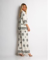 Σετ πουκάμισο και παντελόνι με ethnic print εκρού Σετ πουκάμισο και παντελόνι με ethnic print εκρού