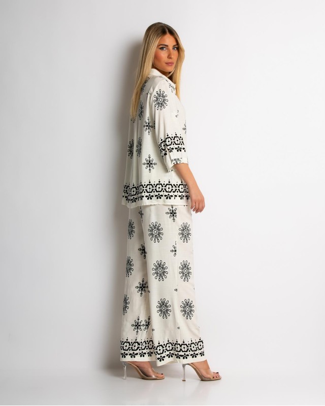 Σετ πουκάμισο και παντελόνι με ethnic print εκρού Σετ πουκάμισο και παντελόνι με ethnic print εκρού