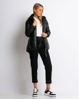 Μπουφάν με μακρύ μανίκι και κουκούλα δερματίνη μαύρο