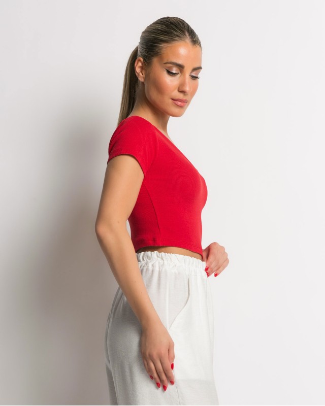 Crop top κοντομάνικο με ανοιχτή λαιμόκοψη κόκκινο Crop top κοντομάνικο με ανοιχτή λαιμόκοψη κόκκινο
