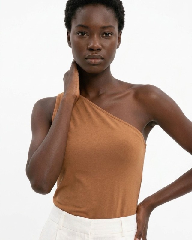 Crop top viscose με έναν ώμο κάμελ
