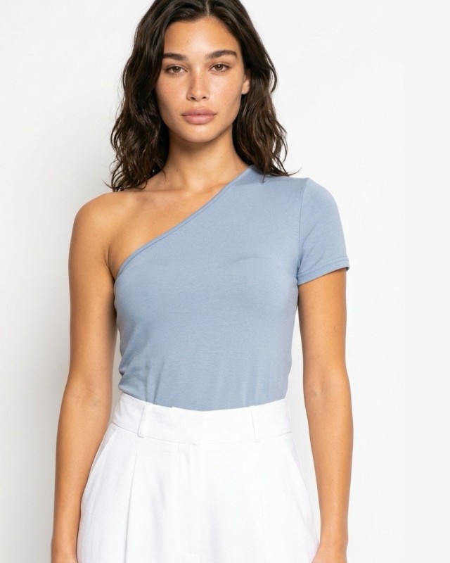 Crop top κοντομάνικο με έναν ώμο γαλα΄ζιο