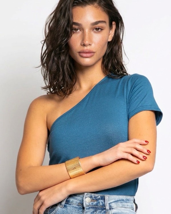 Crop top κοντομάνικο με έναν ώμο μαύρο