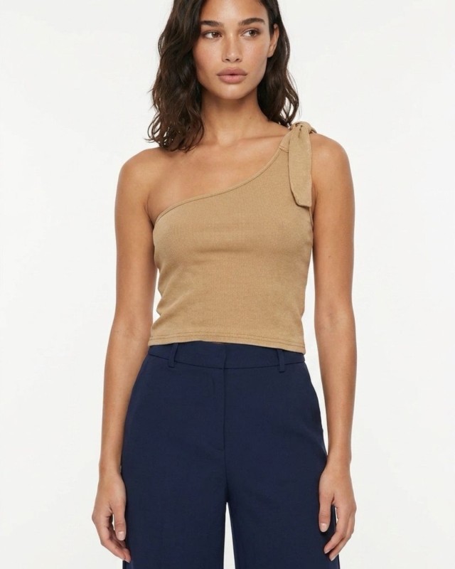 Crop top με εναν ώμο ταμπά