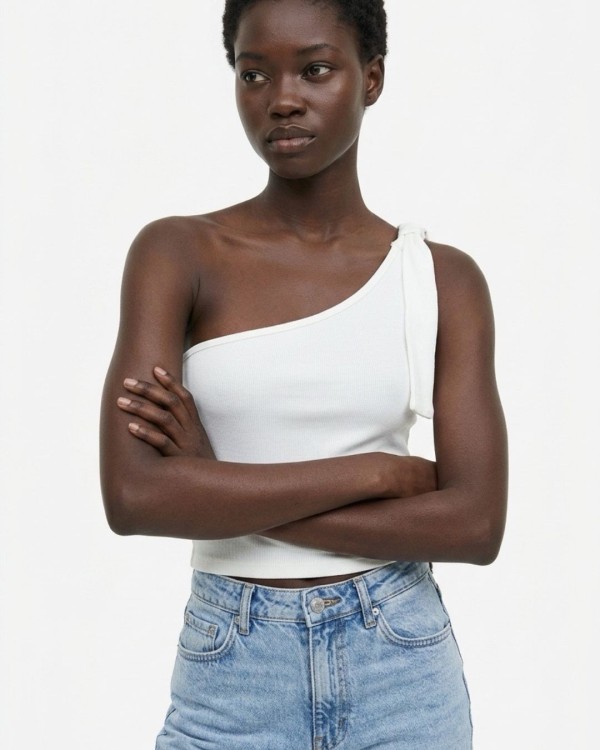 Crop top με εναν ώμο εκρού