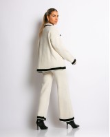 Σετ μπλούζα με χρυσά κουμπιά  και παντελόνι εκρού