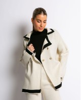 Σετ μπλούζα με χρυσά κουμπιά  και παντελόνι εκρού