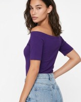 Μπλούζα Crop top με χαμηλούς ώμους μωβ