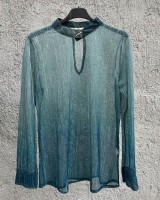 Μπλούζα με λάμψη και άνοιγμα στο ντεκολτέ πετρολ