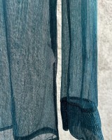 Μπλούζα με λάμψη και άνοιγμα στο ντεκολτέ πετρολ