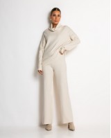 Σετ πλεκτό ζιβάγκο με κουμπιά στα μανίκια & παντελόνι cream