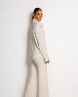 Σετ πλεκτό ζιβάγκο με κουμπιά στα μανίκια & παντελόνι cream