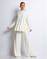 Σετ πλεκτό με κλειστή λαιμόκοψη εκρού