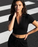 Crop top με γιακά μαύρο