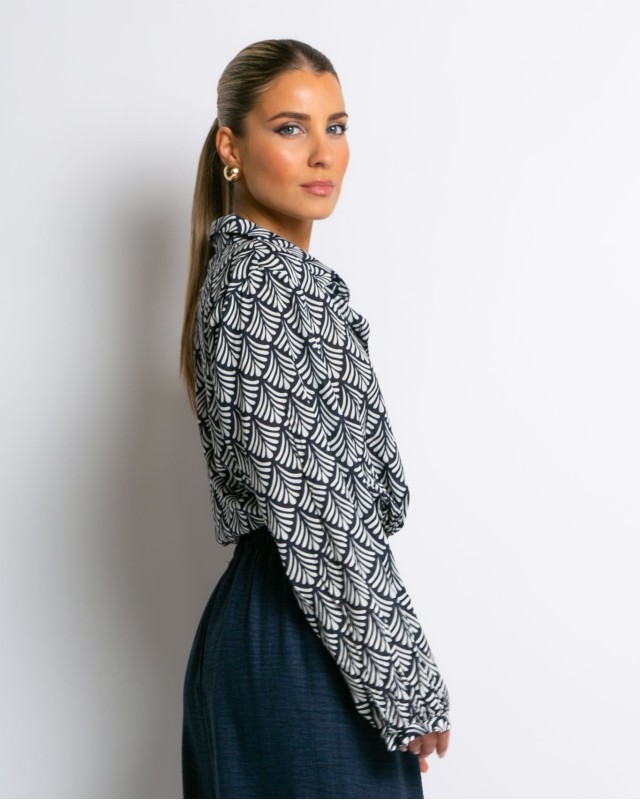 Μπλούζα crop με δέσιμο εμπριμέ navy Μπλούζα crop με δέσιμο εμπριμέ navy