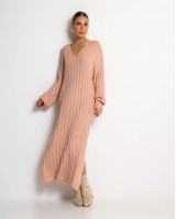 Φόρεμα πλεκτό μακρύ με V σομόν