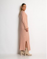 Φόρεμα πλεκτό μακρύ με V σομόν