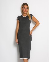 Φόρεμα πλεκτό με γραμμές & διακοσμητική καρφίτσα ανθρακί