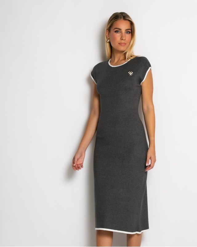 Φόρεμα πλεκτό με γραμμές & διακοσμητική καρφίτσα ανθρακί