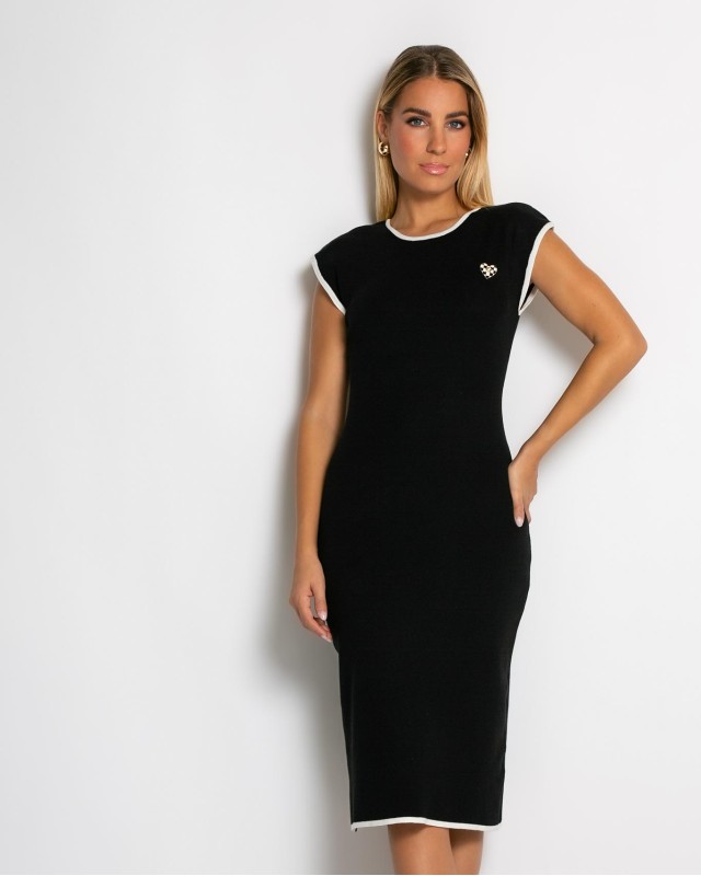 Φόρεμα πλεκτό με γραμμές & διακοσμητική καρφίτσα μαύρο