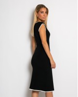 Φόρεμα πλεκτό με γραμμές & διακοσμητική καρφίτσα μαύρο