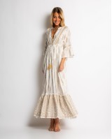 Φόρεμα boho με τρουακαρ μανίκι μπεζ χρυσό Φόρεμα boho με τρουακαρ μανίκι μπεζ χρυσό