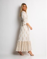 Φόρεμα boho με τρουακαρ μανίκι μπεζ χρυσό Φόρεμα boho με τρουακαρ μανίκι μπεζ χρυσό