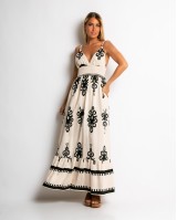 Φόρεμα boho με μοτίβα μπεζ-μαύρο Φόρεμα boho με μοτίβα μπεζ-μαύρο