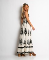 Φόρεμα boho με μοτίβα εκρού Φόρεμα boho με μοτίβα εκρού