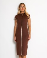 Φόρεμα πλεκτό με απαλή υφή & κάθετες γραμμές καφέ