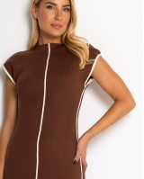 Φόρεμα πλεκτό με απαλή υφή & κάθετες γραμμές καφέ