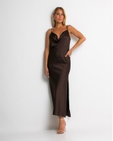 Φόρεμα ντραπέ με σκίσιμο στο πλάι καφέ