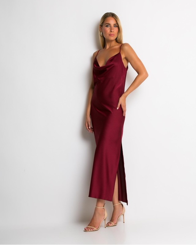 Φόρεμα ντραπέ με σκίσιμο στο πλάι μπορντώ