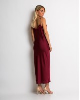 Φόρεμα ντραπέ με σκίσιμο στο πλάι μπορντώ