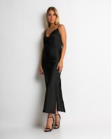 Φόρεμα ντραπέ με σκίσιμο στο πλάι μαύρο