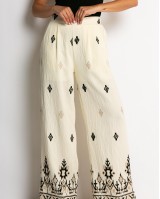 Παντελόνα με boho print εκρού - μαύρο Παντελόνα με boho print εκρού - μαύρο