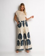 Παντελόνα με leaf print navy Παντελόνα με leaf print navy