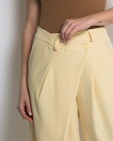 Παντελόνα carrot fit με κούμπωμα στο πλάι lemon