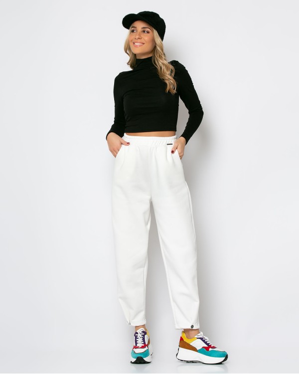 Φόρμα με κουμπί στο μπατζάκι μέντα