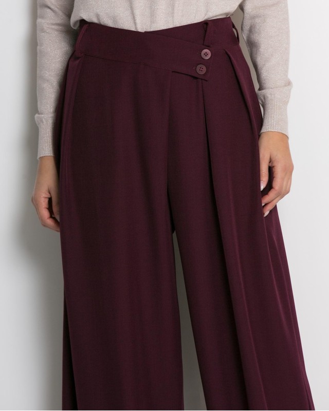 Παντελόνα με κούμπωμα στο πλάι δαμασκηνί