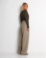 Παντελόνα με κούμπωμα στο πλάι μπεζ