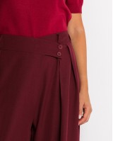 Παντελόνα με κούμπωμα στο πλάι μπορντώ