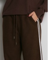 Παντελόνι κοτλέ με λάστιχο και ρίγες στο πλάι καφέ