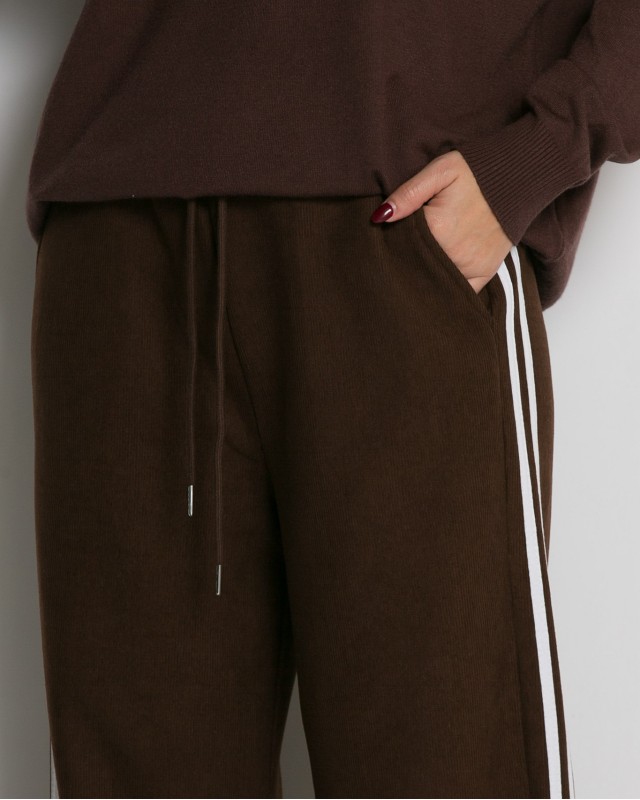 Παντελόνι κοτλέ με λάστιχο και ρίγες στο πλάι καφέ