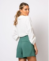 Shorts με κουμπί και τσέπες μέντα Shorts με κουμπί και τσέπες μέντα
