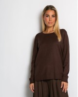 Μπλούζα ψιλό πλεκτό με λαιμόκοψη καφέ