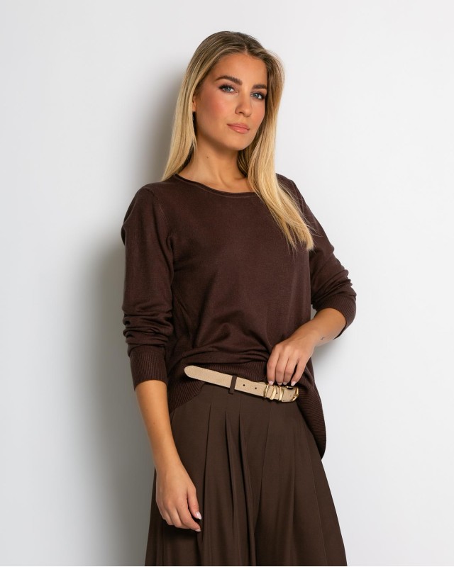 Μπλούζα ψιλό πλεκτό με λαιμόκοψη καφέ