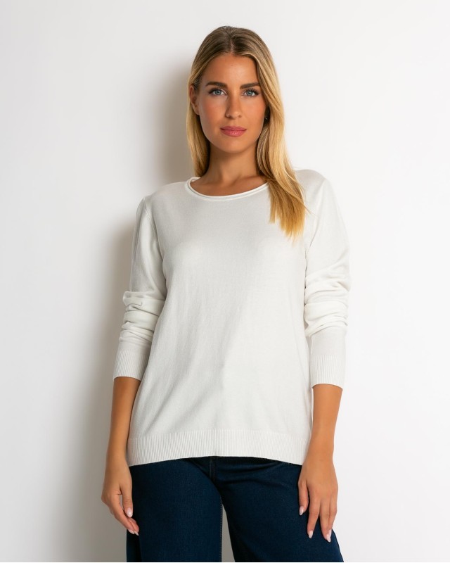 Μπλούζα ψιλό πλεκτό με λαιμόκοψη εκρού