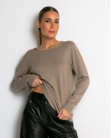 Μπλούζα ψιλό πλεκτό με λαιμόκοψη μπεζ